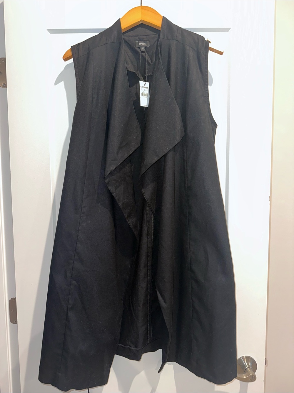 Sleeveless Black Maxi Vest